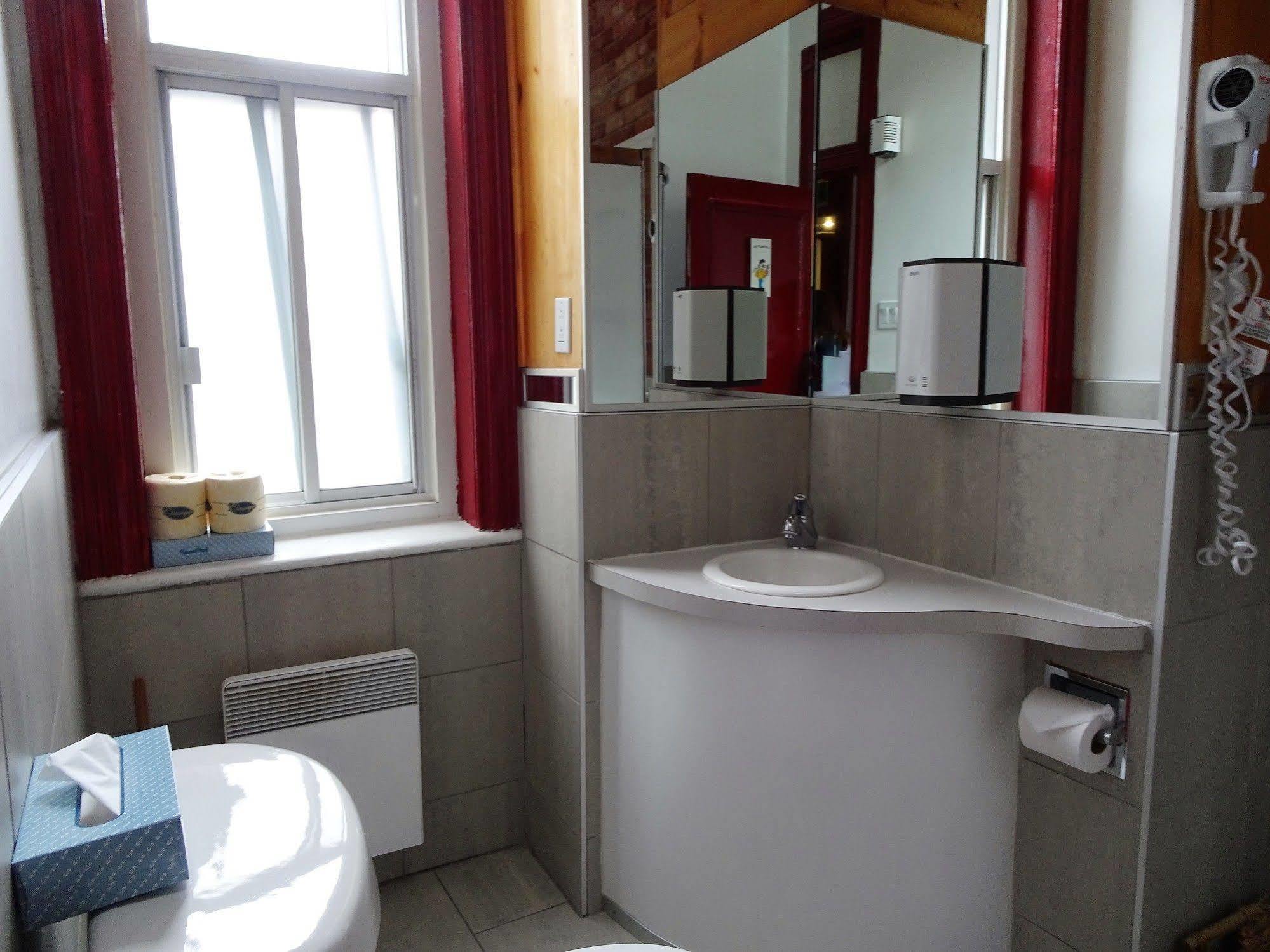 Hotel Abri Du Voyageur Μόντρεαλ Εξωτερικό φωτογραφία