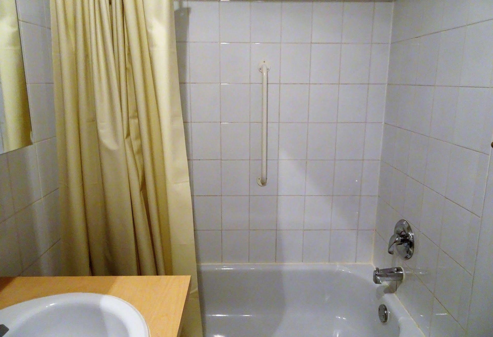 Hotel Abri Du Voyageur Μόντρεαλ Εξωτερικό φωτογραφία